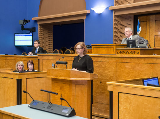 Riigikogu täiskogu istung 3. november 2014 (rahandusministri Maris Lauri ametivanne)